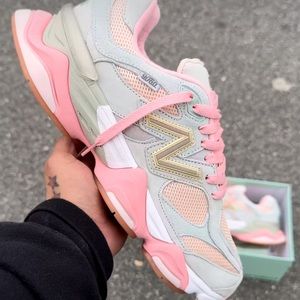 NEW BALANCE
9060 BABY
SHOWER BLUE & PINK